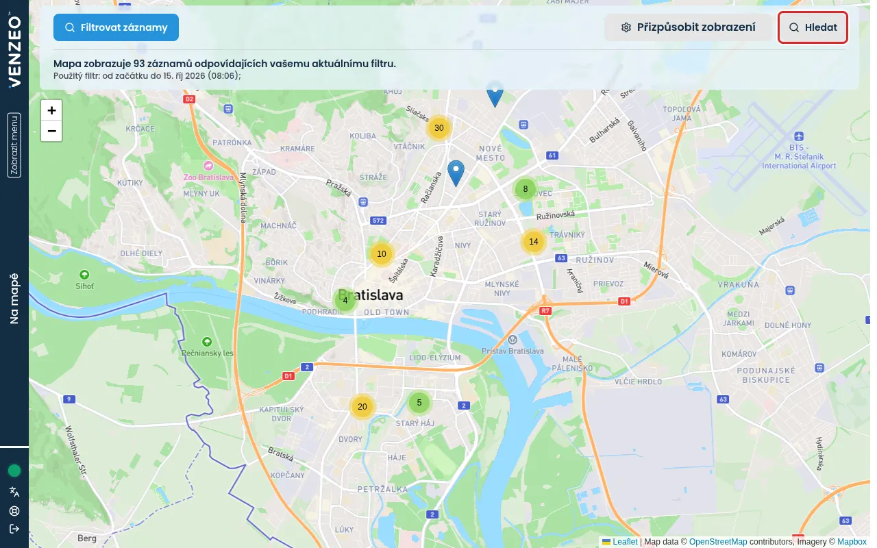 Zobrazení Na mapě se záznamy zobrazenými jako špendlíky v místech pořízení